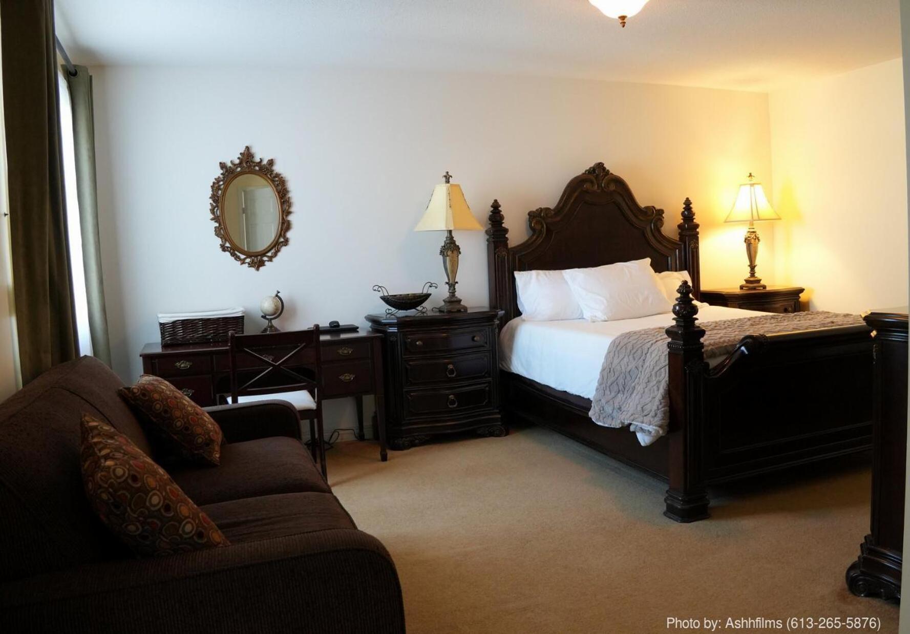Fosterbrook Parkside Retreat * Ottawa