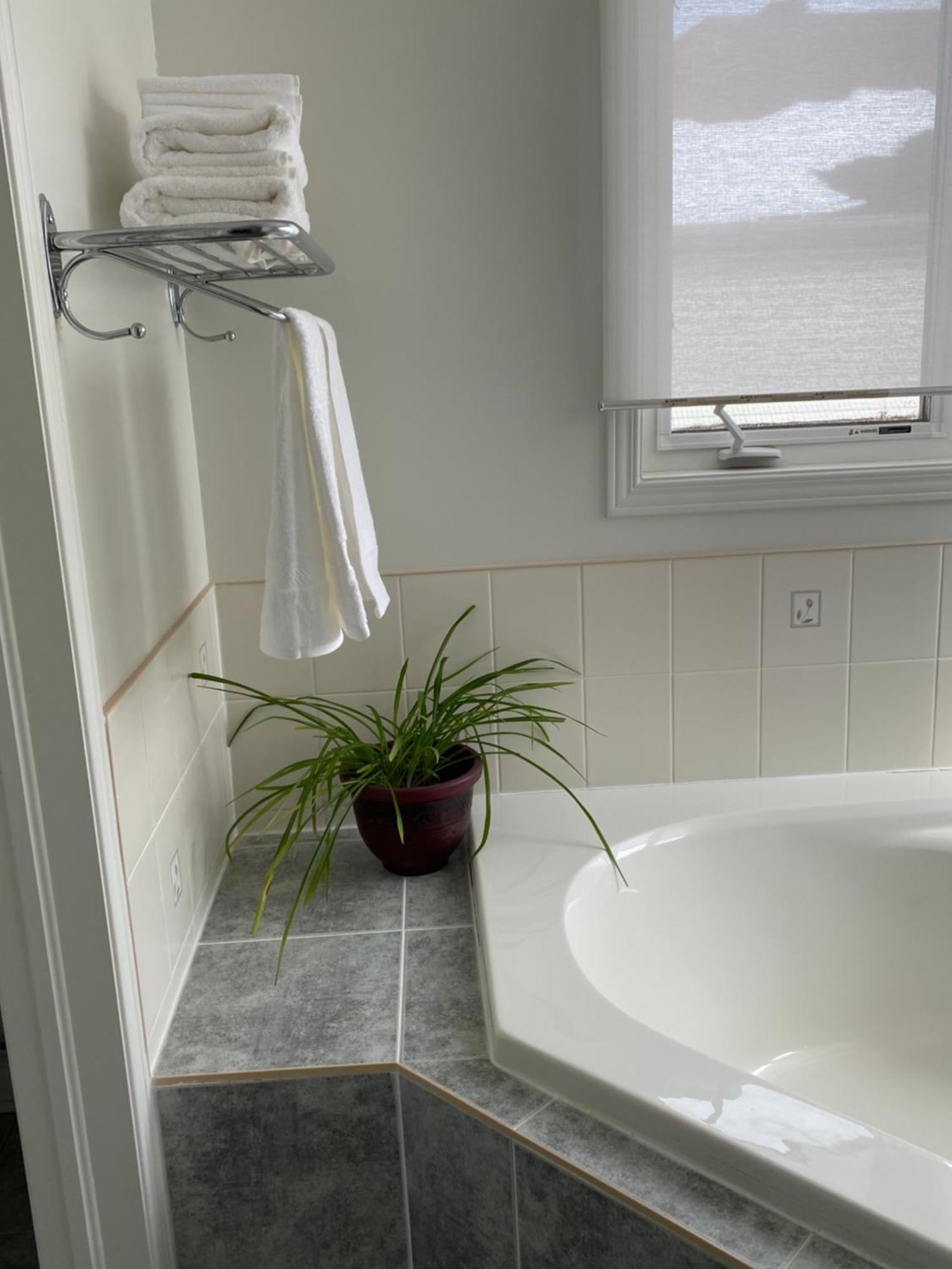 Fosterbrook Parkside Retreat * Ottawa